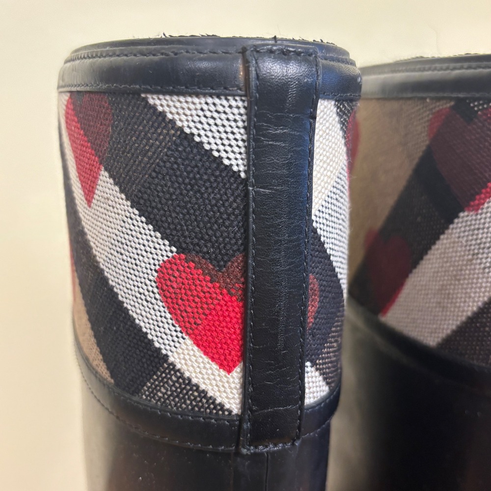 BURBERRY Crosshill Heart Check Rain Boots In Black Women Size 40 Outdoor Rubber - Picture 13 of 14
